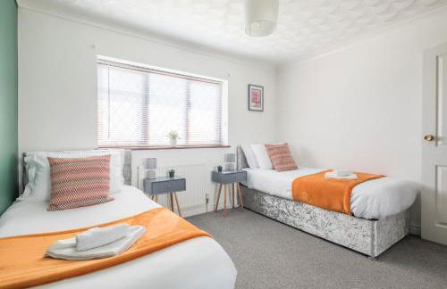 Spacious Home for 10 - Garage & Family Ready - Foto 5