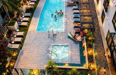 Hollywood Penthouse with Balcony Pool and Hollywood sign View with Free parking - Photo 7