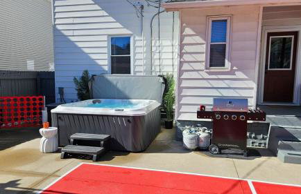 The Funky Fun Haus - Pickleball, Hot Tub, Arcade - Photo 53