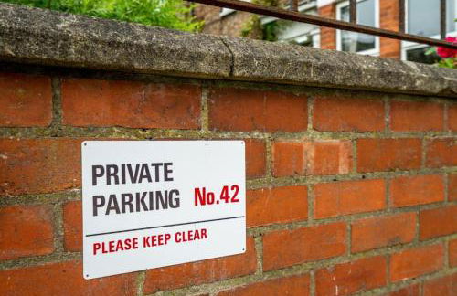 42 is the Answer- Stunning York townhouse appearing on TV Holiday Home Show - Foto 31