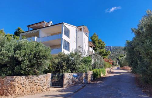 Sunny Terrace Zavala Hvar studio with terrace - Foto 23