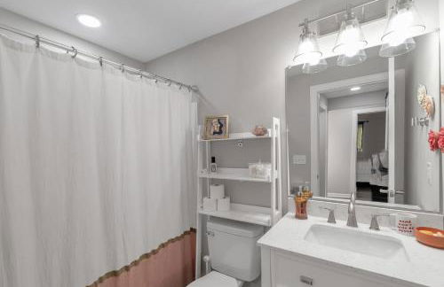 Charming Pet Friendly Concord Retreat home - Foto 5