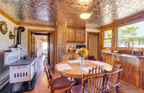 Pellston Farmhouse with Snowmobile Trail Access! - Foto 2