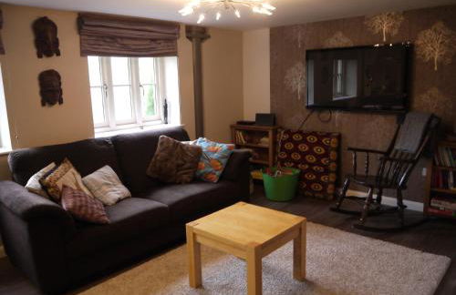 Old Brewery home with pool and gym access - Foto 20