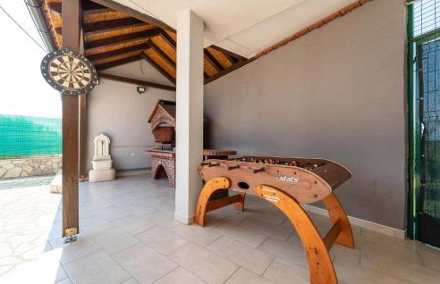 Four-Bedroom Holiday Home In Islam Latinski - Photo 5