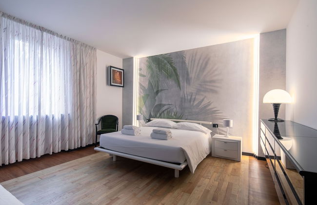 Ponte Rosso Modern by Mmega - Photo 2