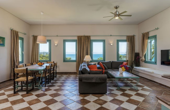 Electra Beachfront Villa - Photo 27