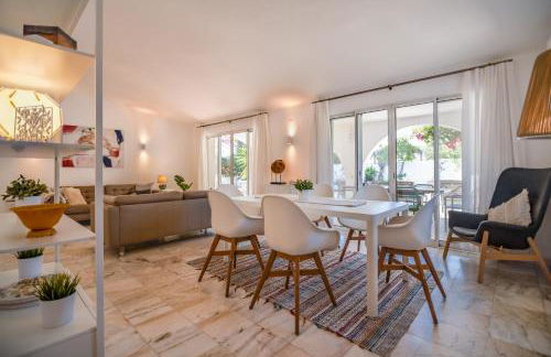 Traditional 3 bedroom villa with great pool in the heart of Vale do Lobo - Photo 44