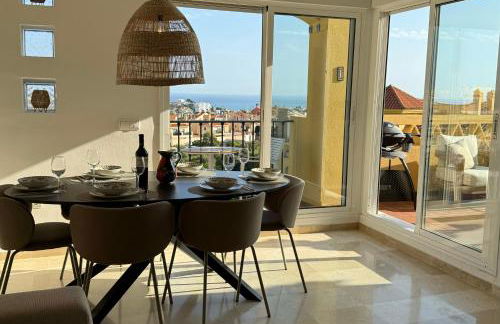 Luxe Appartement in Mijas met Zeezicht & Zwembad - Photo 2