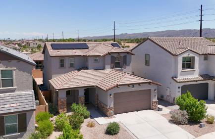 Modern Desert Home-Great for families & groups, near golf, hiking, and city fun, Private in-law suite with own entrance also available separately - Foto 2