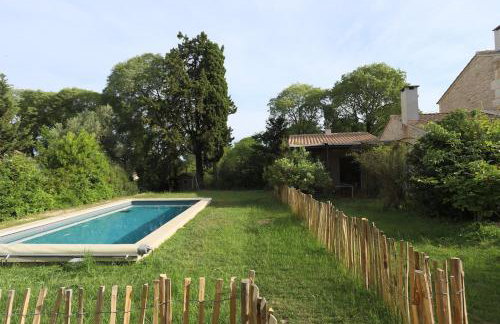 Le Mazet de la pointe dans les Alpilles avec piscine et jardin - Foto 34