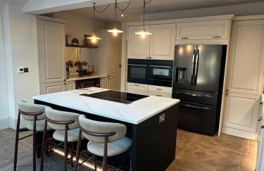 High spec 4 bed Victorian house - Foto 30