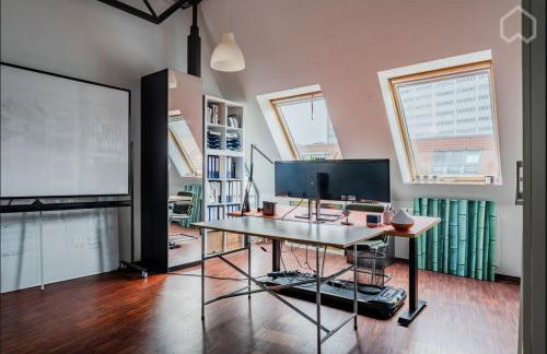 Designer Loft with Big Rooftop and Office - Foto 4
