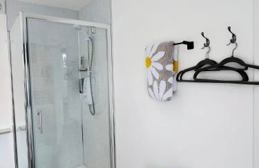 Mudeford Gem Accommdation - Photo 16