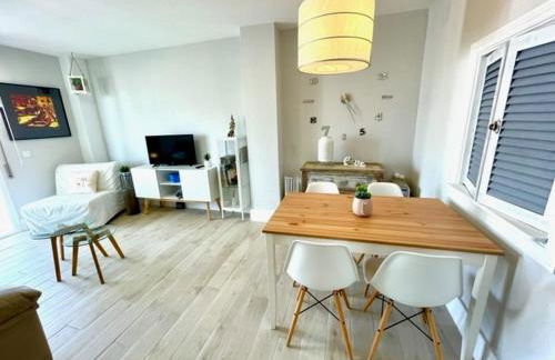 GATU Villa Salada, junto la playa, parking, terraza, aire acc, piscina, wifi Sólo familias o grupos mayores de 21 años - Foto 17