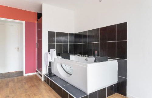 Montesquieu Balneo Netflix Roubaix proche Lille - Foto 7