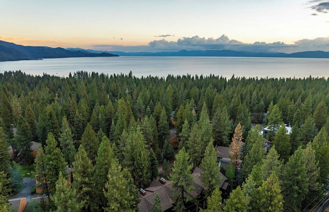 Walk to Lake, Dining+shops 5mins to Ski Resort Incline Paradise by Avantstay - Photo 46