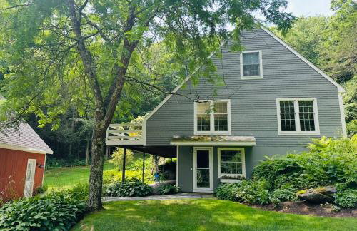 Beautiful House in the Woods, Huge Yard, Hot Tub - Foto 48