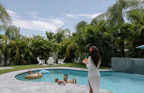 Tiki Hut Paradise Mins to Beach w Fire Pit - Foto 51