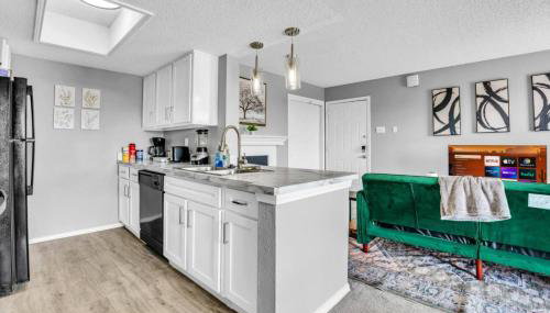 Fresh and Modern 2BR with Gym and Pool - Foto 5