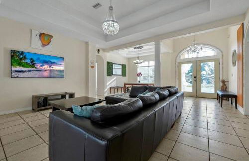 Salty Heated Pool Escape - Nearby Beach - Photo 35