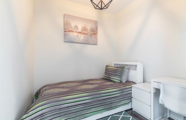 Maple Leaf Square - Photo 6