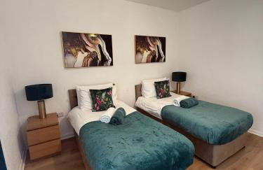 Cozee 2-bed in WV11 ideal for long work stays & relocation cls to New cross hospital M54&M6 - Photo 4