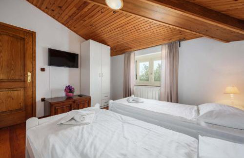 Villa Eufemia near Poreč with large garden and outdoor playground for kids - Foto 34