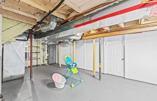 Eclectic Bungalow in the Heart of Royal Oak - Foto 32