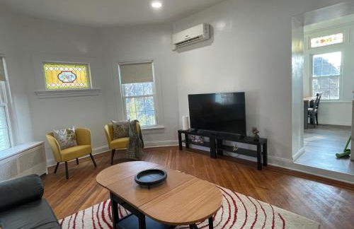 Gorgeous Victorian House!! Entire suite in SAM's home - Foto 38