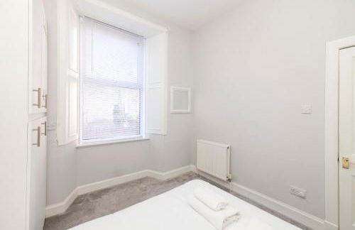 Refined 2-Bed Flat with Classic Edinburgh Charm - Foto 17