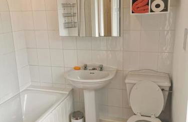 Spacious 3 Bedroom Apartment in Hillsborough, NI - Foto 14