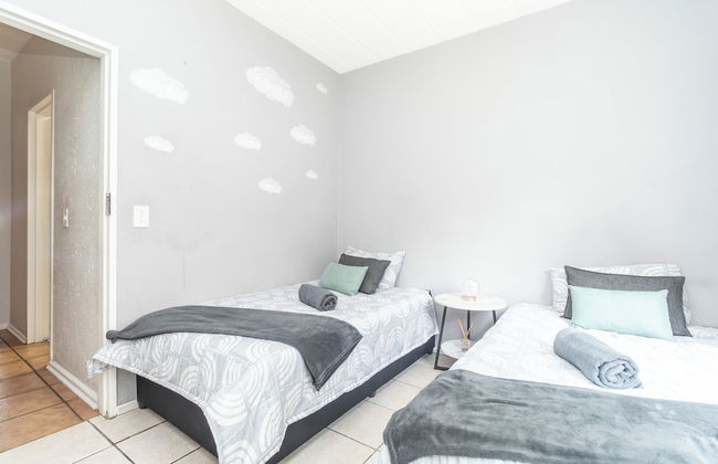 Exquisite 2 Bedroom Garden Townhouse in the Heart of Fourways - Photo 6