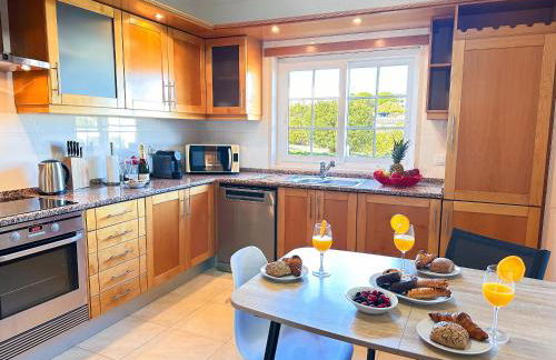 Balaia Poolside House with Sea View by BeCherish - Foto 2