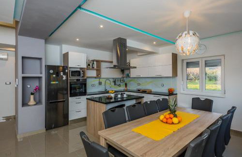 Villa Toni with 5 bedrooms and heated pool - Photo 53