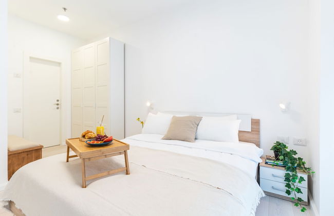 Sunlit Urban Escape with Balcony by Sea N Rent - Foto 9