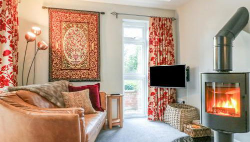 South Lodge - Photo 3