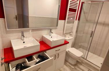 Rua Nova Apartment 28, 3 Dormitorios, WIFI, PS4 y Netflix, a 200m Catedral - Foto 10