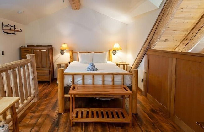 Snow Creek Cabins by Fernie Lodging Co. - Photo 37