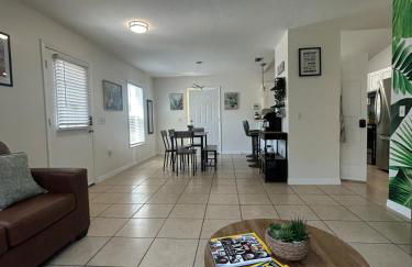 Tropical 3bed 2bath Lakeland Home on corner lot - Foto 12