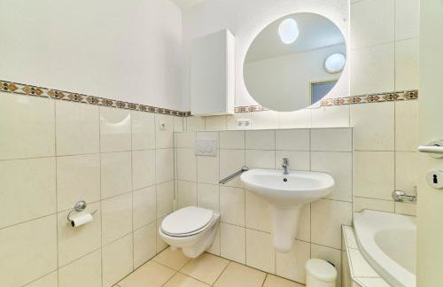 Victoria-4-Zimmer, Parkplatz, 2 Balkone, bis 6 Gäste - Foto 12