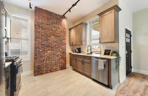 9 Bedroom House with King-sized Bed near Bakery Square - Foto 12