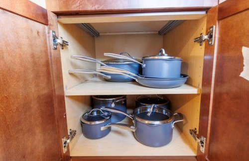 Stunning Apt w Rooftop & Game Room - Sleeps 10 - Foto 29