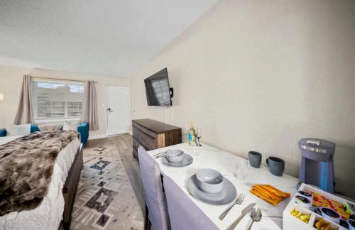 Lux Mins To Atrium Health and Downtown Airport - Foto 14