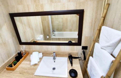 Parking gratis vigilado 24H Tranquilo Apartamento Centro de Vigo Vialia - Foto 22