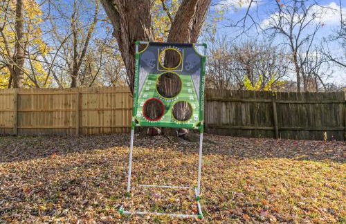 3BD Family Retreat - 4 Mins to UND - Yard Games - Foto 7