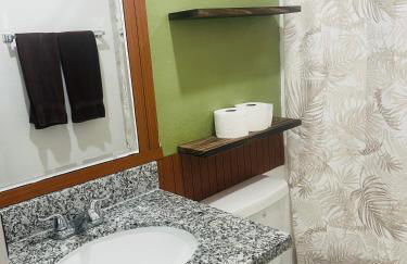 3BR Townhome 15mins from Downtown Sleeps 6 - Foto 34