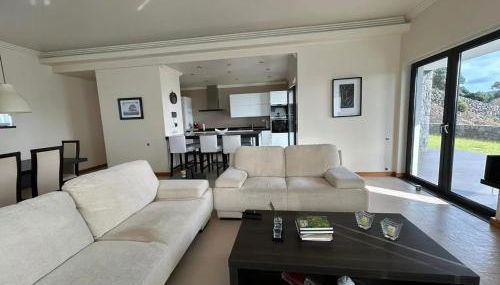 Charming house with garden in Angra do Heroísmo - Photo 3