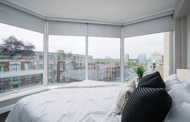 QuickStay Yorkville Condo - Yonge & Bloor - Photo 7