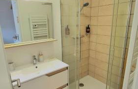 Plein cœur centre historique de Charlieu avec parking et garage vélo moto - Foto 15